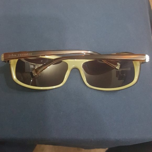 Sunglasses - Picture 7 of 8